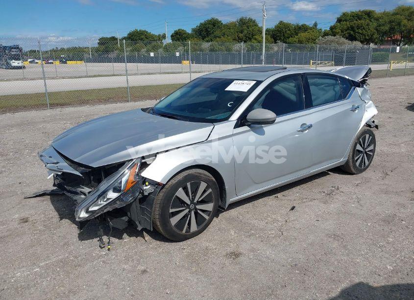 Photo 2 of 2022 Nissan Altima SL FWD (VIN 1N4BL4EV0NN401558)