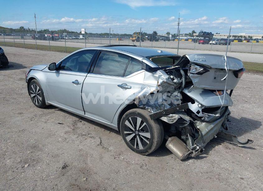 Photo 3 of 2022 Nissan Altima SL FWD (VIN 1N4BL4EV0NN401558)