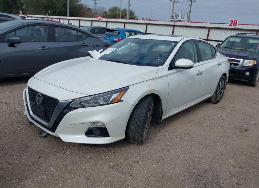 Photo 2 of 2022 Nissan Altima SL FWD (VIN 1N4BL4EV0NN406839)