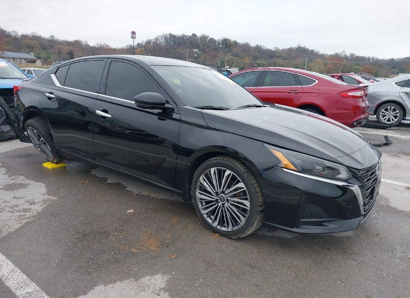 2023 Nissan Altima SL FWD (VIN 1N4BL4EV0PN303438) main photo