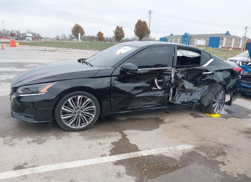 Photo 14 of 2023 Nissan Altima SL FWD (VIN 1N4BL4EV0PN303438)