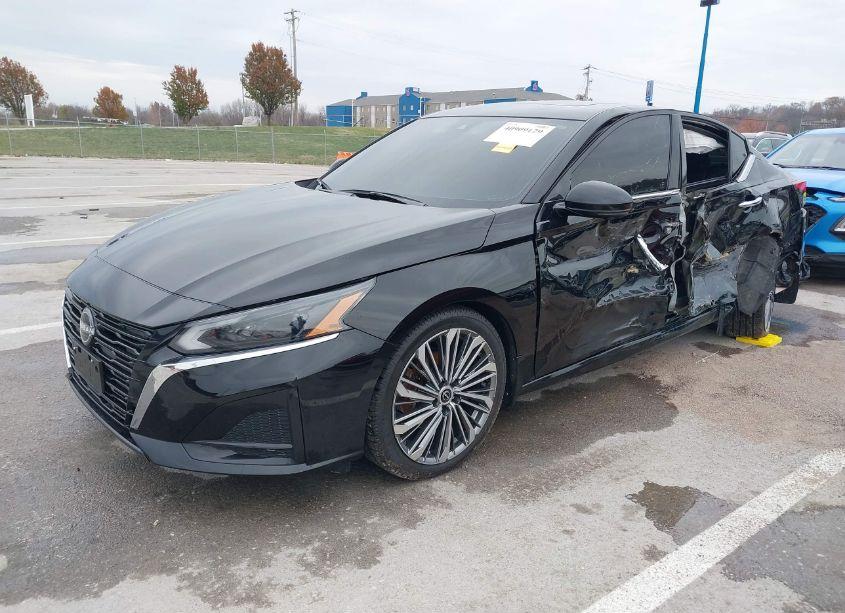 Photo 2 of 2023 Nissan Altima SL FWD (VIN 1N4BL4EV0PN303438)