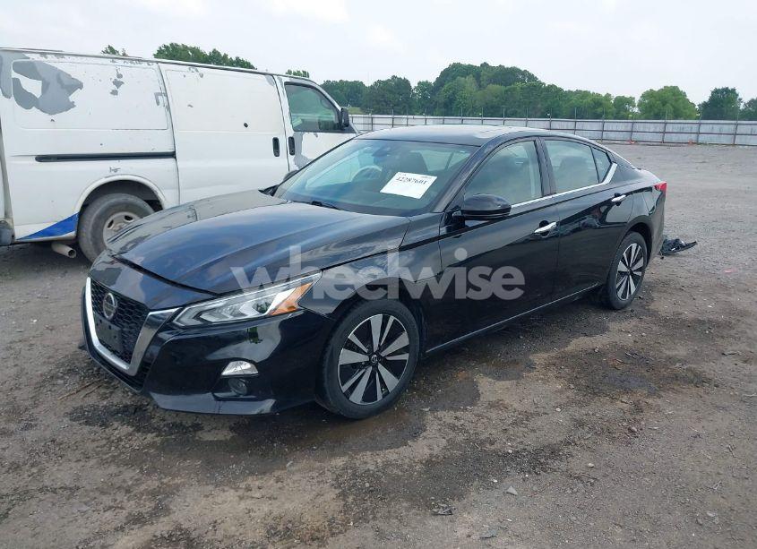 Photo 2 of 2019 Nissan Altima 2.5 SL (VIN 1N4BL4EV1KC113619)