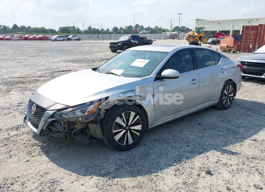 Photo 2 of 2019 Nissan Altima 2.5 SL (VIN 1N4BL4EV1KC125818)