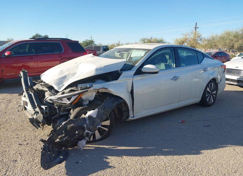 Photo 2 of 2019 Nissan Altima 2.5 SL (VIN 1N4BL4EV1KC128363)