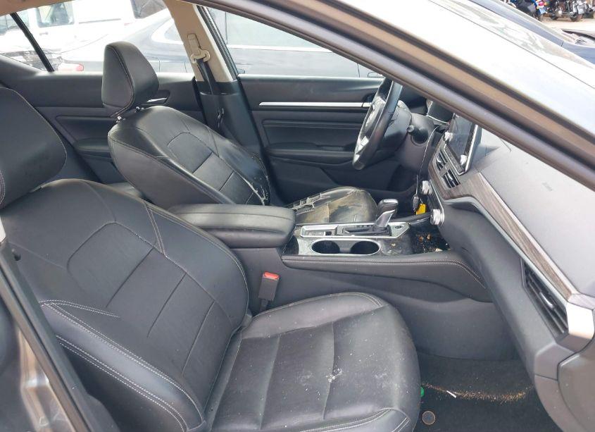 Photo 5 of 2020 Nissan Altima SL FWD (VIN 1N4BL4EV1LC100368)