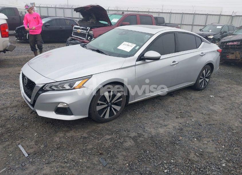 Photo 2 of 2020 Nissan Altima SL FWD (VIN 1N4BL4EV1LC146153)
