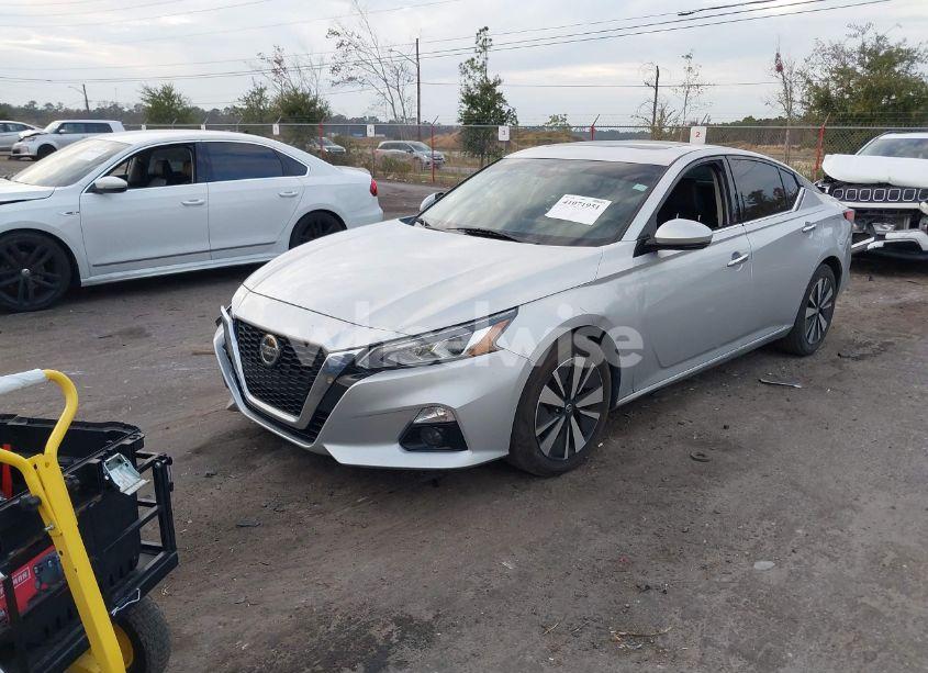 Photo 2 of 2020 Nissan Altima SL FWD (VIN 1N4BL4EV1LC207114)