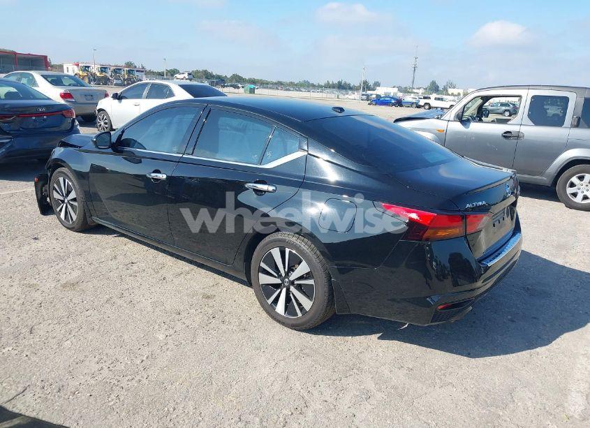 Photo 3 of 2021 Nissan Altima SL FWD (VIN 1N4BL4EV1MN341868)
