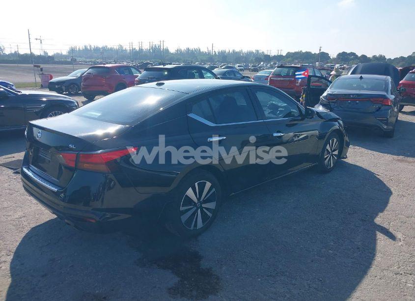 Photo 4 of 2021 Nissan Altima SL FWD (VIN 1N4BL4EV1MN341868)