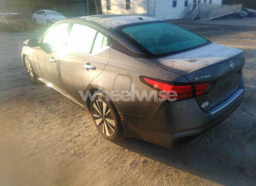 Photo 3 of 2021 Nissan Altima SL FWD (VIN 1N4BL4EV1MN354670)