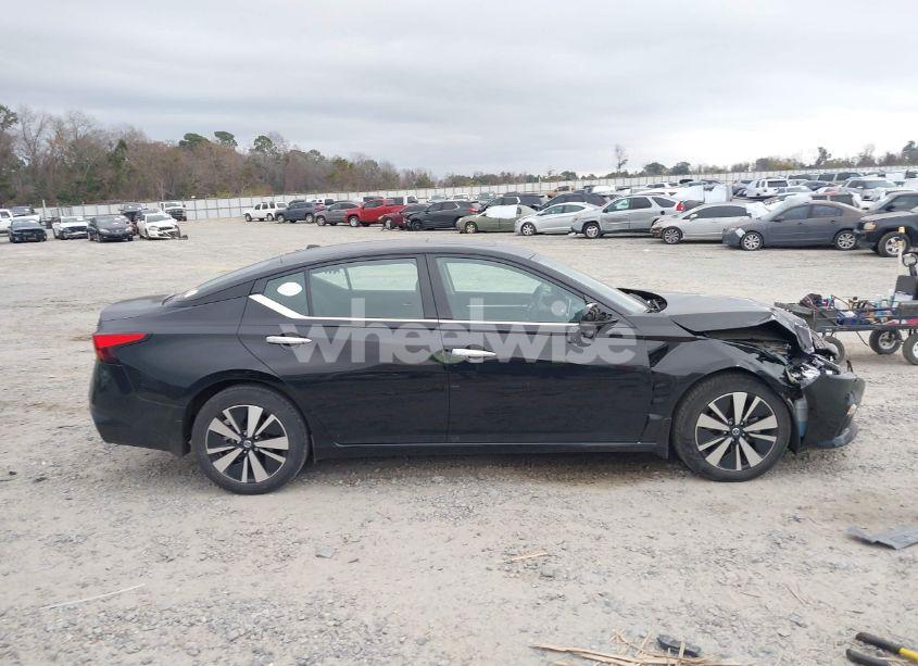 Photo 13 of 2022 Nissan Altima SL FWD (VIN 1N4BL4EV1NN313666)