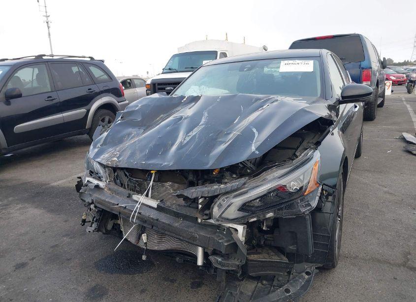 Photo 2 of 2023 Nissan Altima SL FWD (VIN 1N4BL4EV1PN366208)