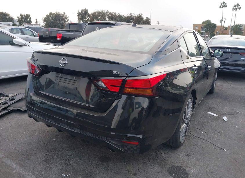 Photo 4 of 2023 Nissan Altima SL FWD (VIN 1N4BL4EV1PN366208)