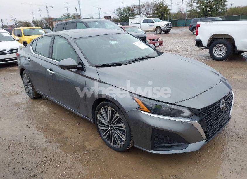 2023 Nissan Altima SL FWD (VIN 1N4BL4EV1PN368718) main photo