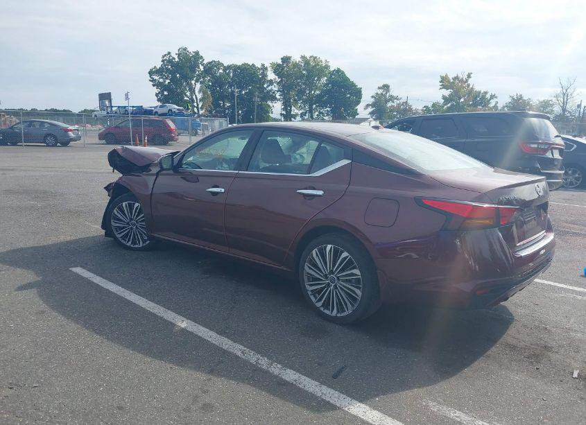 Photo 3 of 2023 Nissan Altima SL FWD (VIN 1N4BL4EV1PN377449)