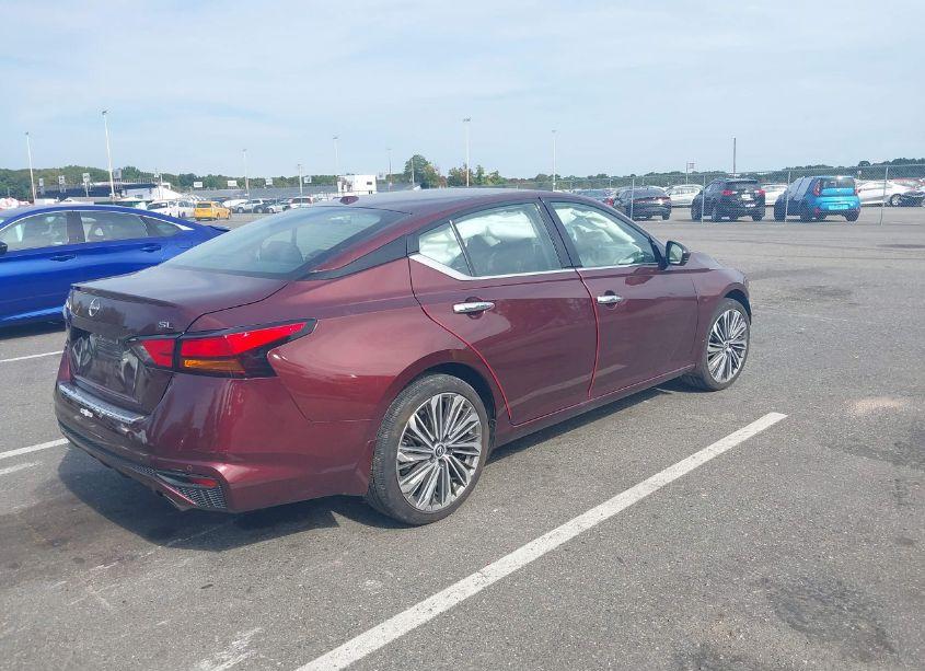 Photo 4 of 2023 Nissan Altima SL FWD (VIN 1N4BL4EV1PN377449)