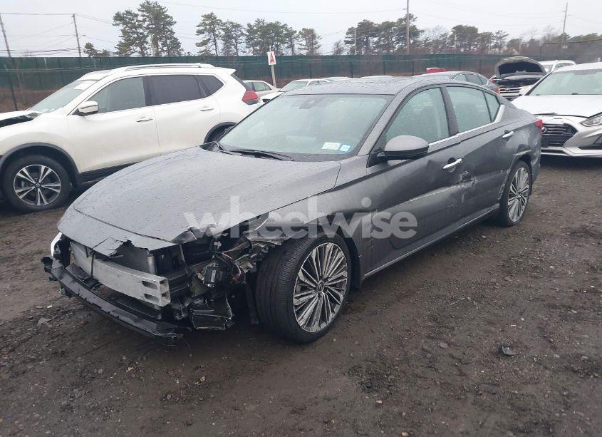 Photo 2 of 2025 Nissan Altima SL FWD (VIN 1N4BL4EV1SN314568)