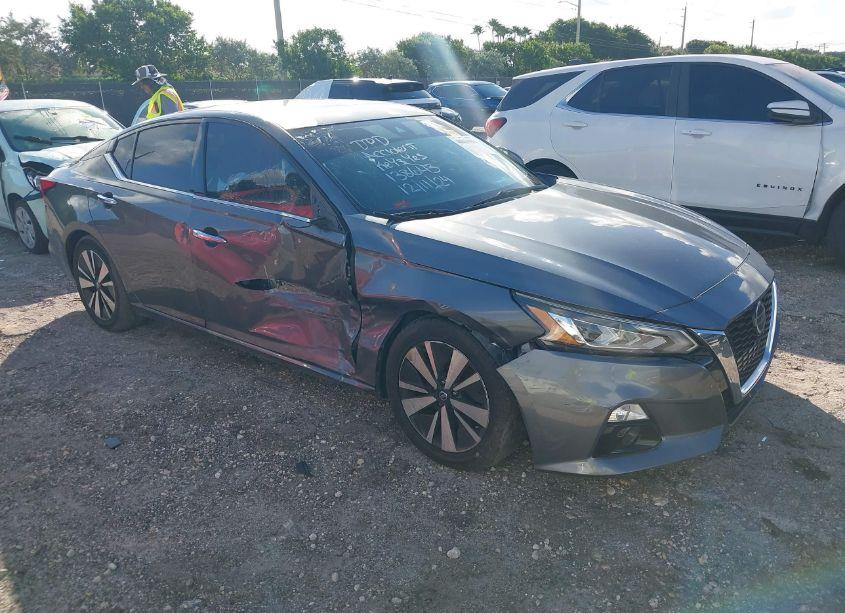2019 Nissan Altima 2.5 SL (VIN 1N4BL4EV2KC138643) main photo