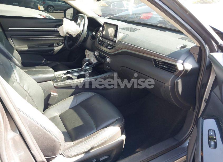 Photo 5 of 2020 Nissan Altima SL FWD (VIN 1N4BL4EV2LC147277)