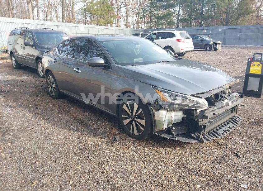 2020 Nissan Altima SL FWD (VIN 1N4BL4EV2LC148638) main photo
