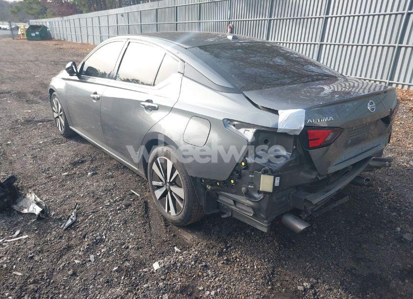 Photo 3 of 2020 Nissan Altima SL FWD (VIN 1N4BL4EV2LC148638)