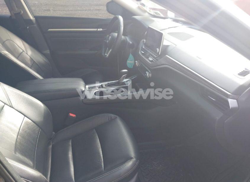 Photo 5 of 2020 Nissan Altima SL FWD (VIN 1N4BL4EV2LC148638)