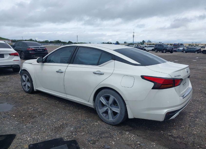 Photo 3 of 2020 Nissan Altima SL FWD (VIN 1N4BL4EV2LC278094)