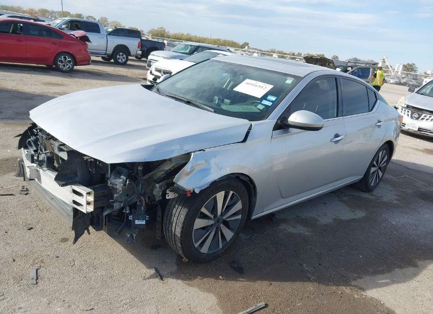 Photo 2 of 2019 Nissan Altima 2.5 SL (VIN 1N4BL4EV3KC199970)