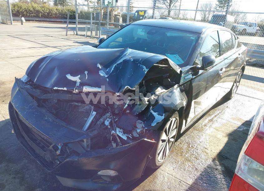 Photo 2 of 2020 Nissan Altima SL FWD (VIN 1N4BL4EV3LC128334)