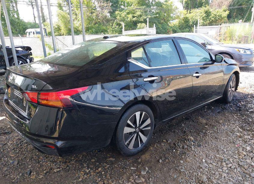 Photo 4 of 2020 Nissan Altima SL FWD (VIN 1N4BL4EV3LC137924)