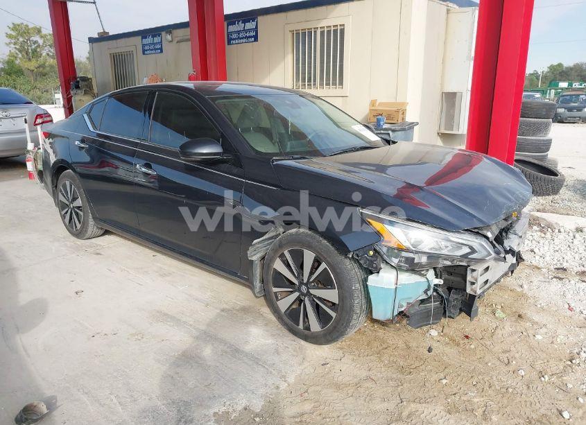 2020 Nissan Altima SL FWD (VIN 1N4BL4EV3LN318428) main photo