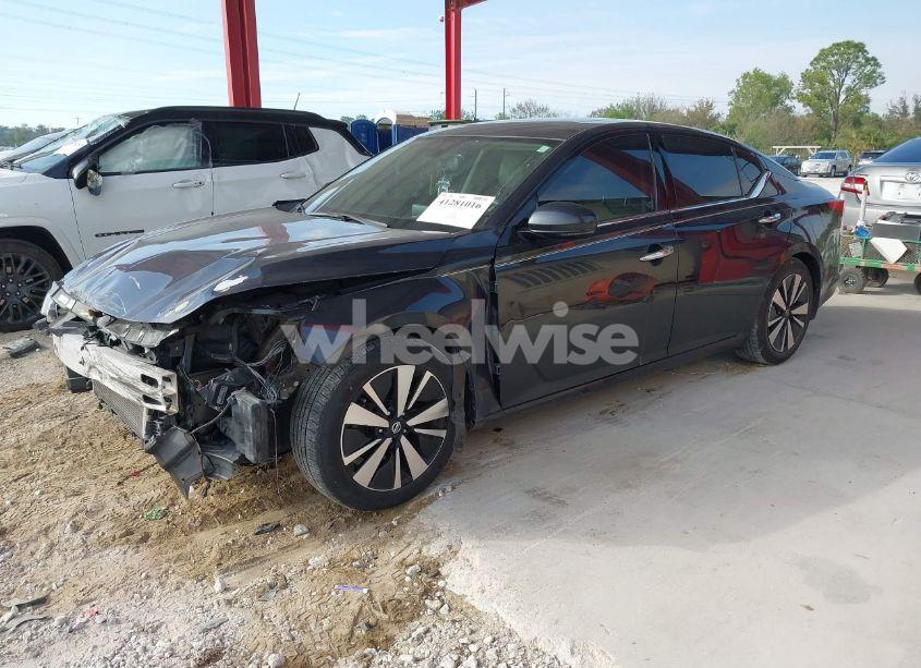 Photo 2 of 2020 Nissan Altima SL FWD (VIN 1N4BL4EV3LN318428)