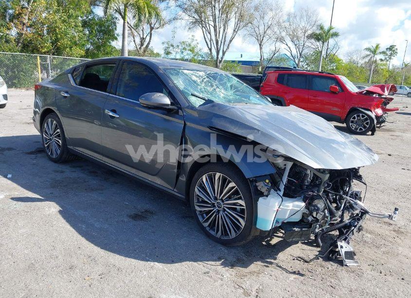 2024 Nissan Altima SL FWD (VIN 1N4BL4EV3RN437458) main photo