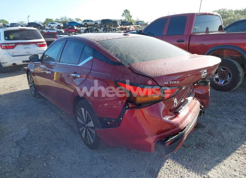 Photo 3 of 2021 Nissan Altima SL FWD (VIN 1N4BL4EV4MN353142)