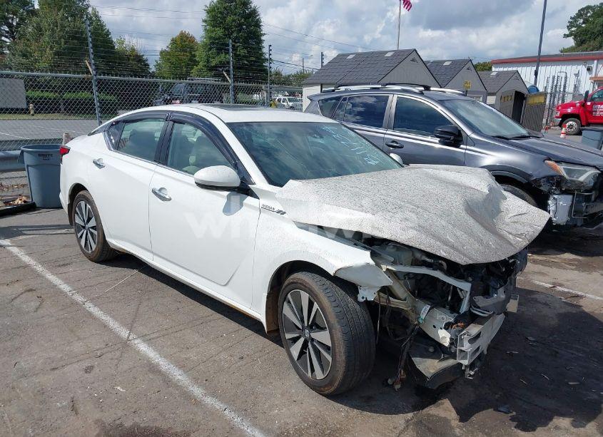 2022 Nissan Altima SL FWD (VIN 1N4BL4EV4NN311734) main photo