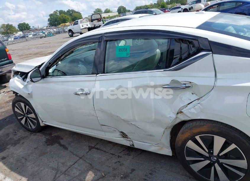 Photo 14 of 2022 Nissan Altima SL FWD (VIN 1N4BL4EV4NN311734)