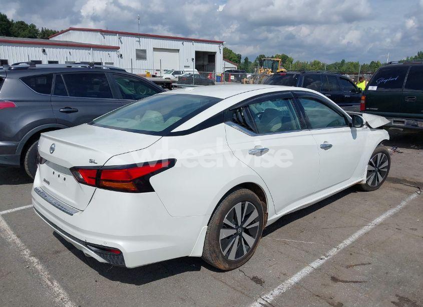 Photo 4 of 2022 Nissan Altima SL FWD (VIN 1N4BL4EV4NN311734)