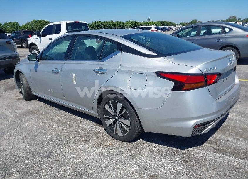 Photo 3 of 2020 Nissan Altima SL FWD (VIN 1N4BL4EV5LC144888)