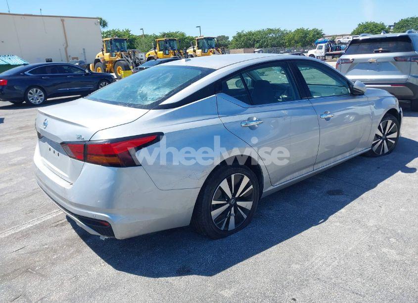 Photo 4 of 2020 Nissan Altima SL FWD (VIN 1N4BL4EV5LC144888)