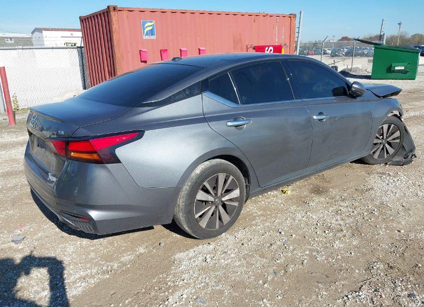 Photo 4 of 2020 Nissan Altima SL FWD (VIN 1N4BL4EV5LC150349)