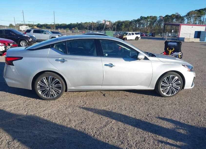 Photo 13 of 2023 Nissan Altima SL FWD (VIN 1N4BL4EV5PN360282)