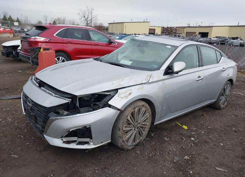 Photo 2 of 2023 Nissan Altima SL FWD (VIN 1N4BL4EV5PN412588)