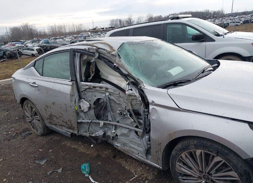 Photo 6 of 2023 Nissan Altima SL FWD (VIN 1N4BL4EV5PN412588)