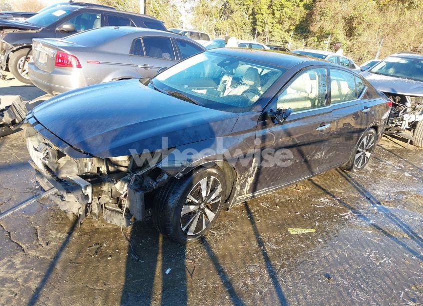 Photo 2 of 2019 Nissan Altima 2.5 SL (VIN 1N4BL4EV6KC180832)