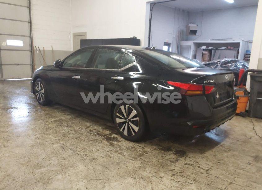 Photo 3 of 2020 Nissan Altima SL FWD (VIN 1N4BL4EV6LC149372)