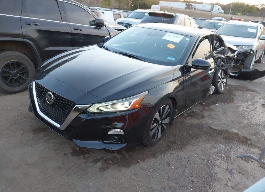 Photo 2 of 2021 Nissan Altima SL FWD (VIN 1N4BL4EV6MN307067)