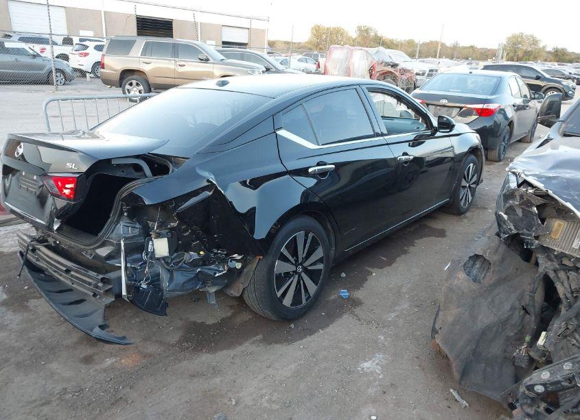 Photo 4 of 2021 Nissan Altima SL FWD (VIN 1N4BL4EV6MN307067)