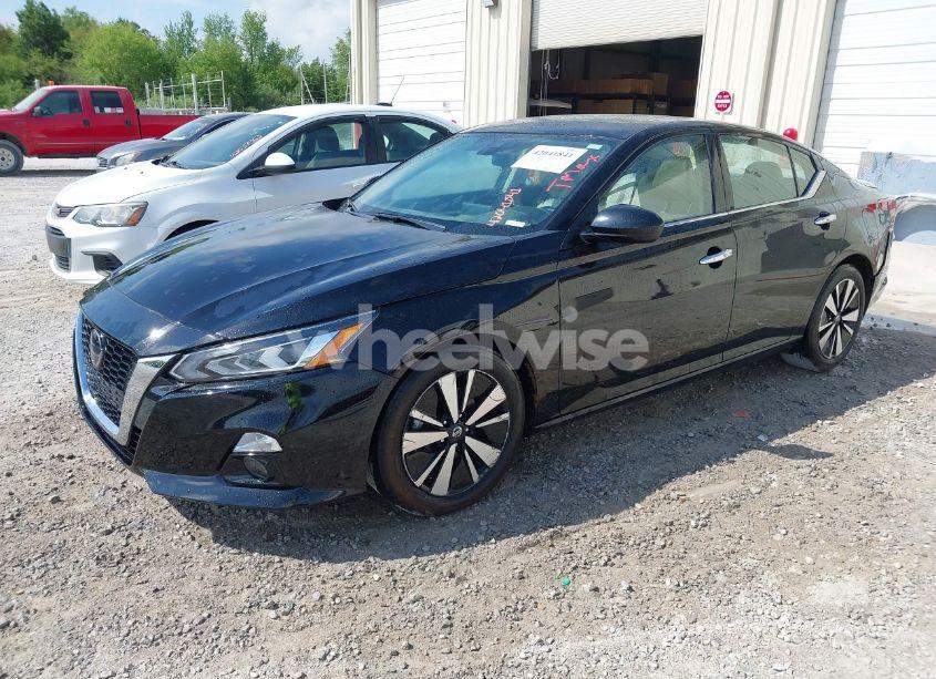 Photo 2 of 2022 Nissan Altima SL FWD (VIN 1N4BL4EV6NN357646)