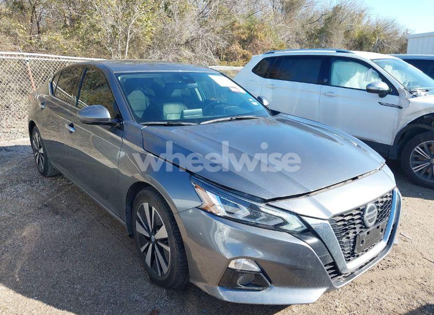 2022 Nissan Altima SL FWD (VIN 1N4BL4EV6NN411589) main photo